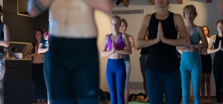 Who Does A Yoga Teacher Training in Canada?